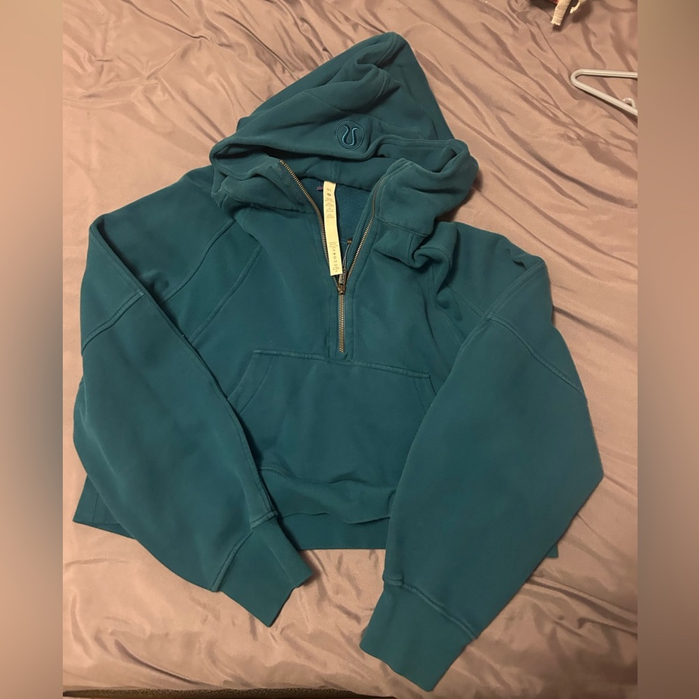 Turquoise Lululemon scuba